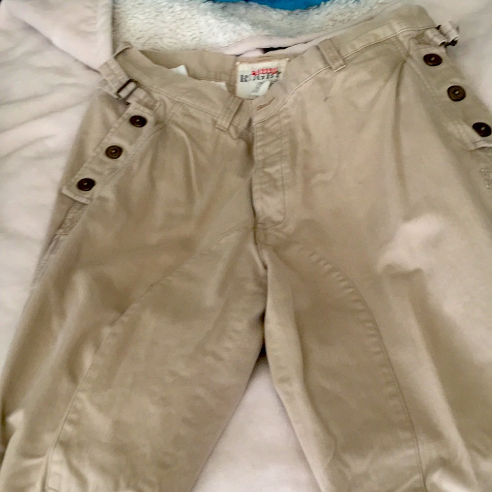 Men’s khaki pants